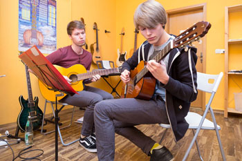 Konzertgitarre lernen an der Musikschule Fischer